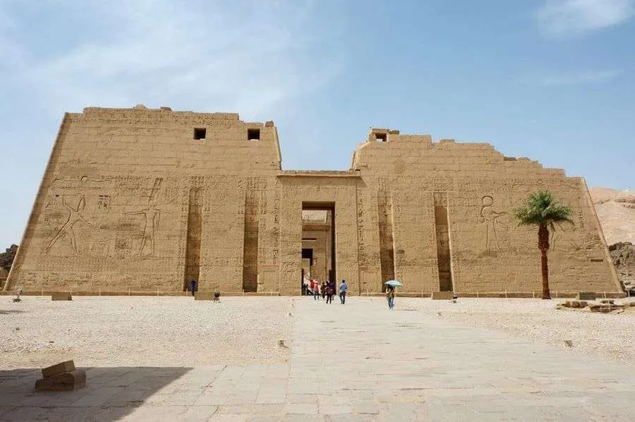 Habu Tempel -Totentempel des Ramses III Medient Habu Tempel, Totentempel des Ramses III - Hurghada Ausflug - Ägypten Tagesausflüge, Ägypten Rundreise individuell